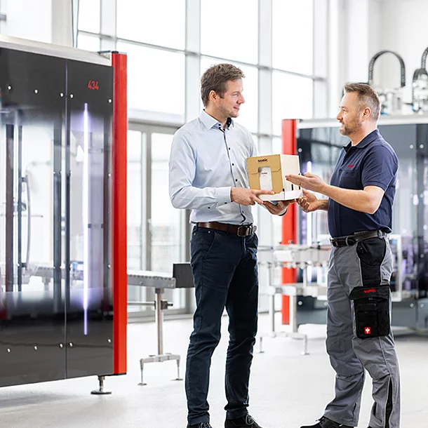 SOMIC packaging machines for efficient cardboard packaging