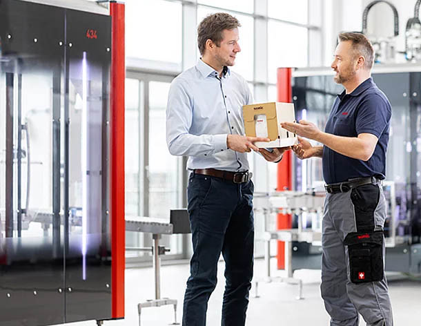 SOMIC packaging machines for efficient cardboard packaging